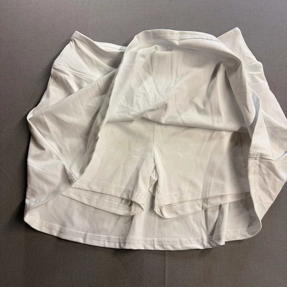 AHLW Womens Skort Medium White Athletic Tennis Golf Skirt Built In Shorts